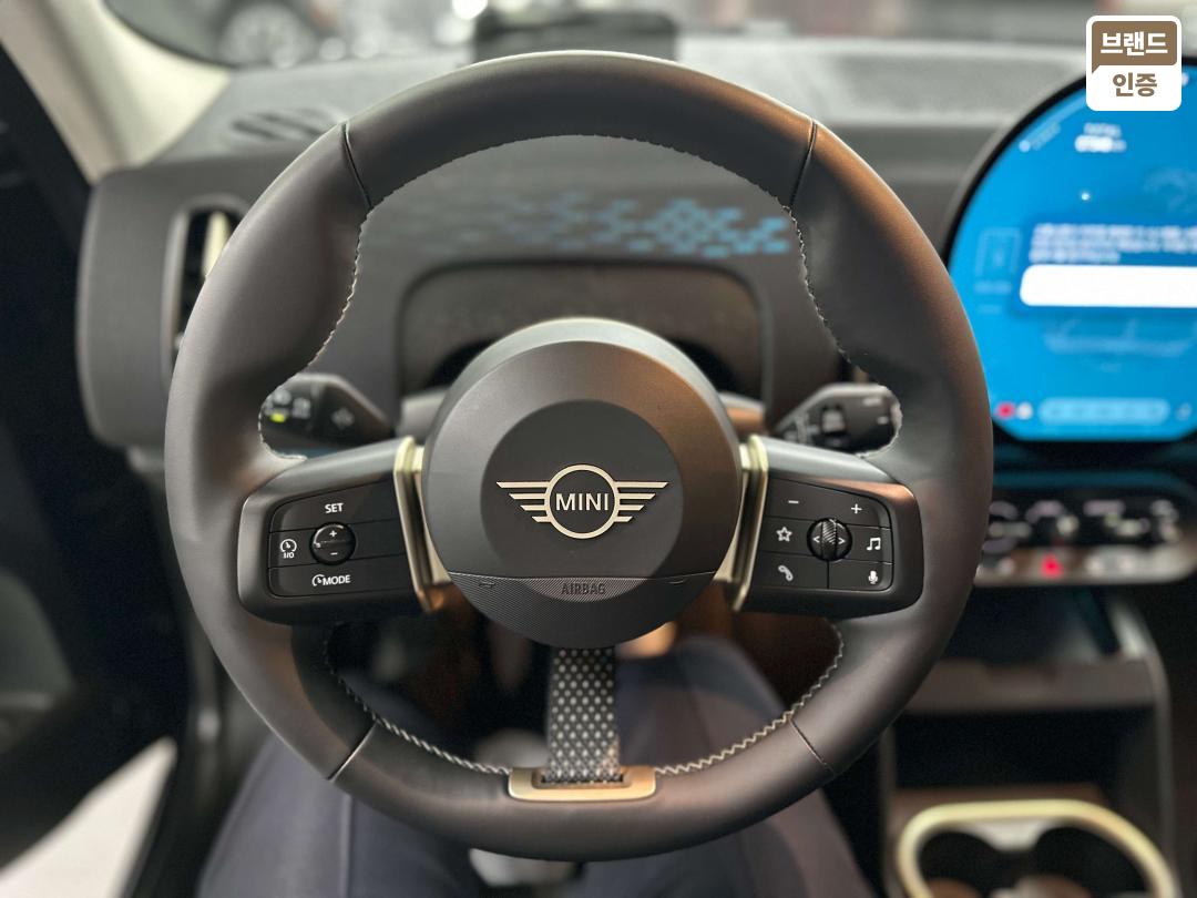 Mini Cooper Electric Countryman E Classic 8