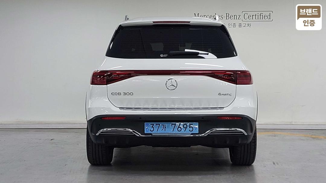 Mercedes-Benz EQB-Class X243 300 4MATIC AMG Line 5