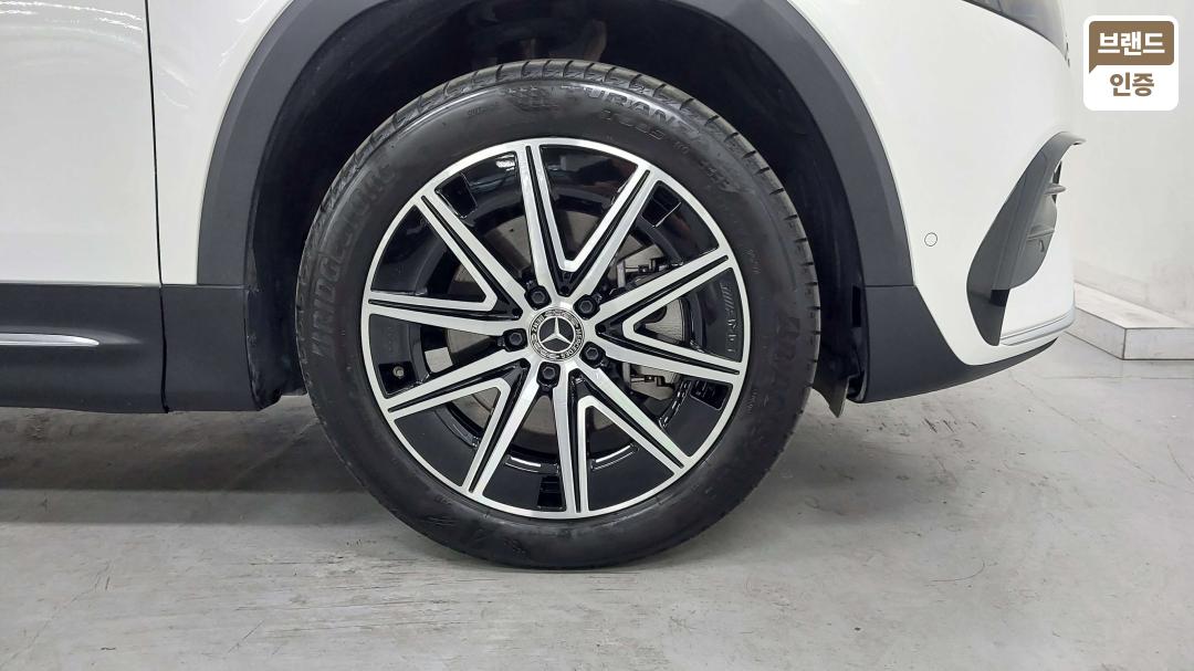Mercedes-Benz EQB-Class X243 300 4MATIC AMG Line 6