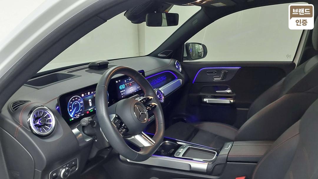 Mercedes-Benz EQB-Class X243 300 4MATIC AMG Line 10