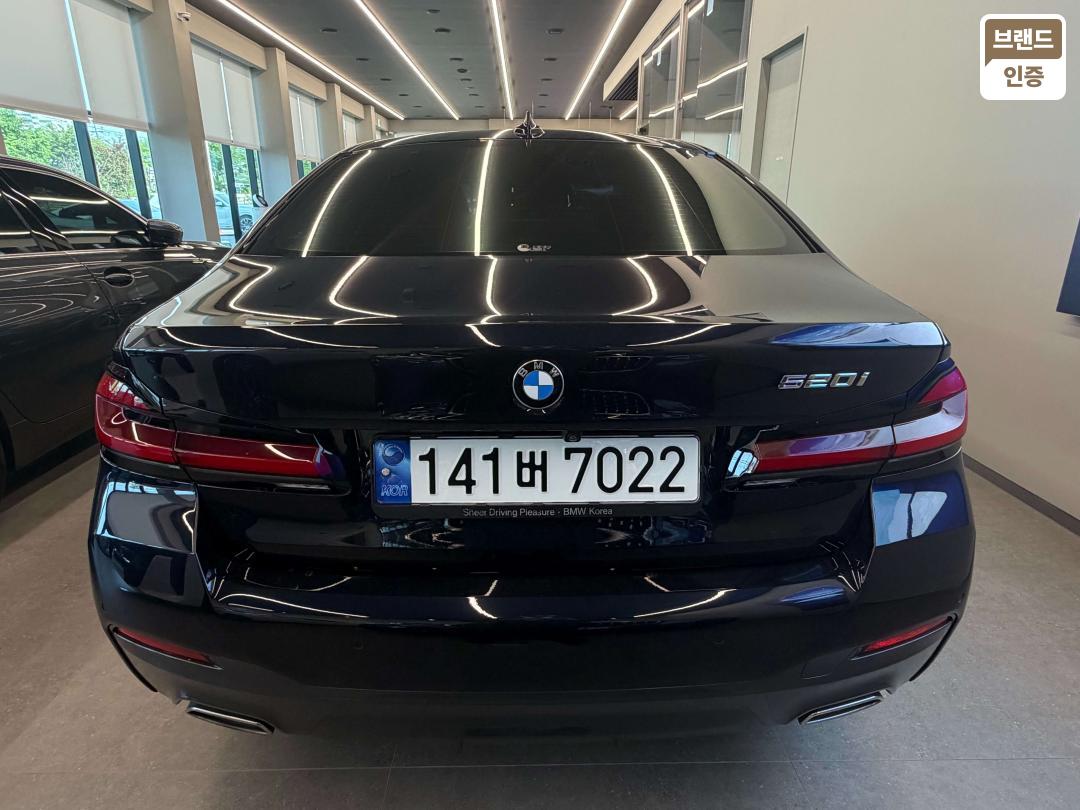 BMW 5 Series G30 520i M Sport — фото 3