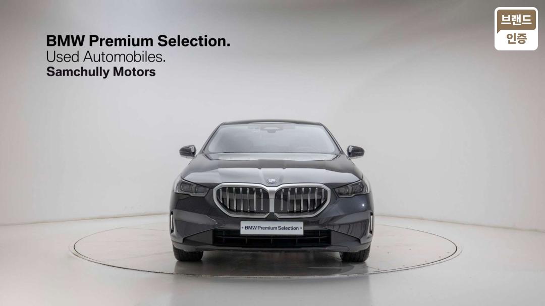 BMW 5 Series G60 Gasoline 2WD 520i — фото 2