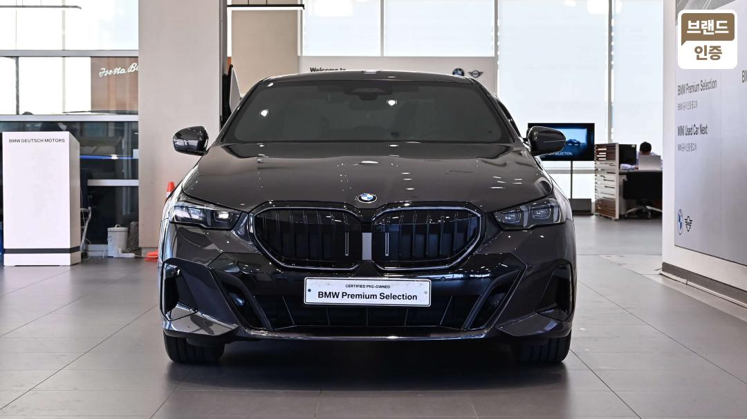 BMW 5 Series G30 520i M Sport — фото 2