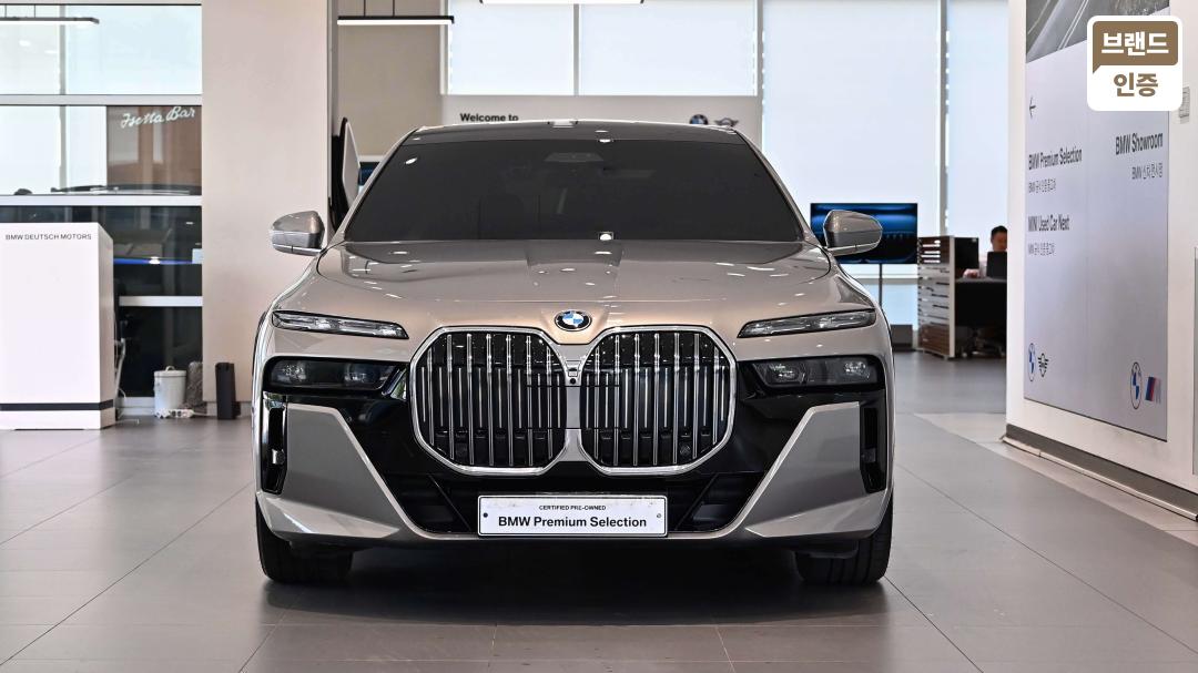 BMW 7 Series G70 Diesel 3.0 740d xDrive M Sport — фото 2