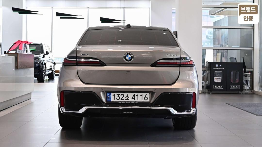 BMW 7 Series G70 Diesel 3.0 740d xDrive M Sport — фото 3