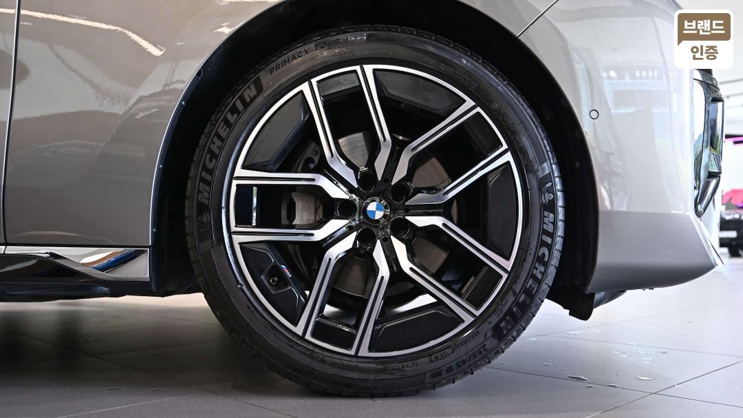 BMW 7 Series G70 Diesel 3.0 740d xDrive M Sport — фото 5