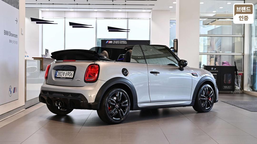 Mini Cooper Convertible F/ L JCW — фото 2