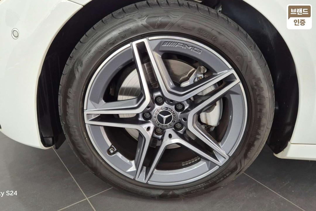 Mercedes-Benz E-Class W213 E250 AMG Line 6