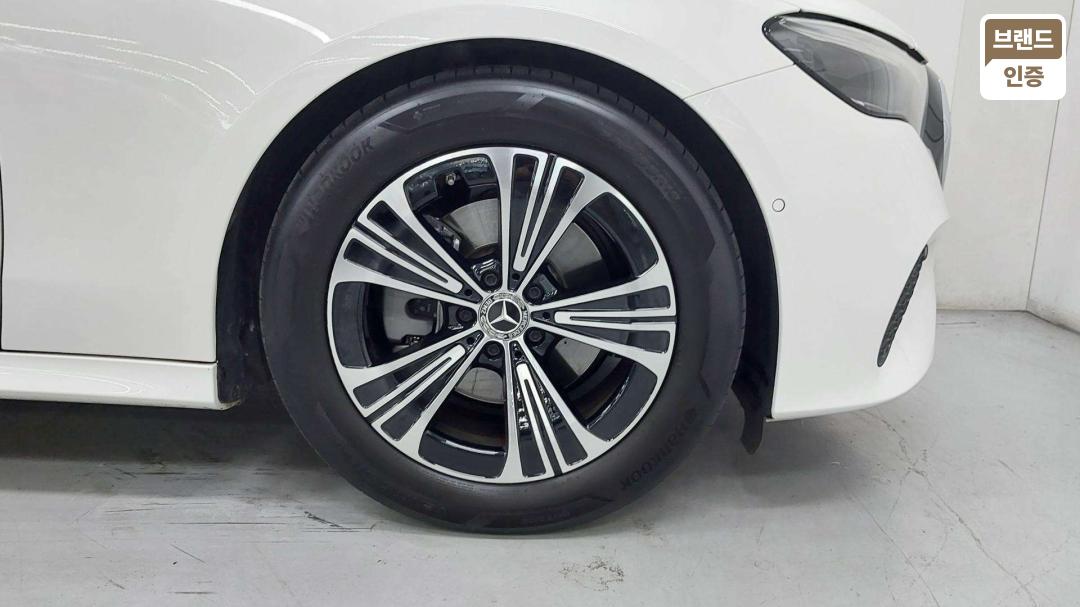 Mercedes-Benz E-Class W214 Gasoline 2.0 E200 Avantgarde — фото 5