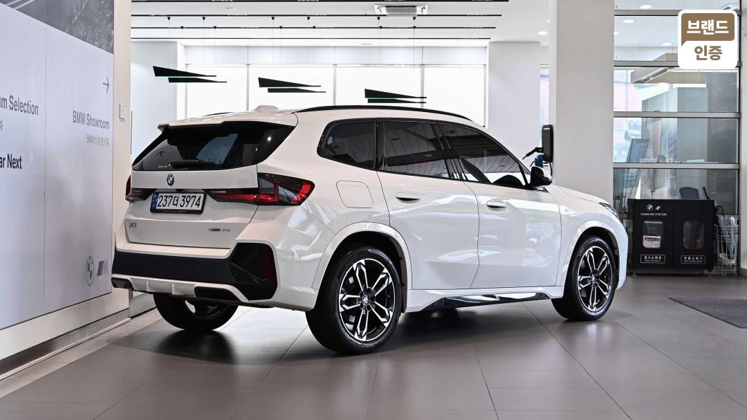 BMW X1 U11 Gasoline 2.0 sDrive20i M Sport — фото 2