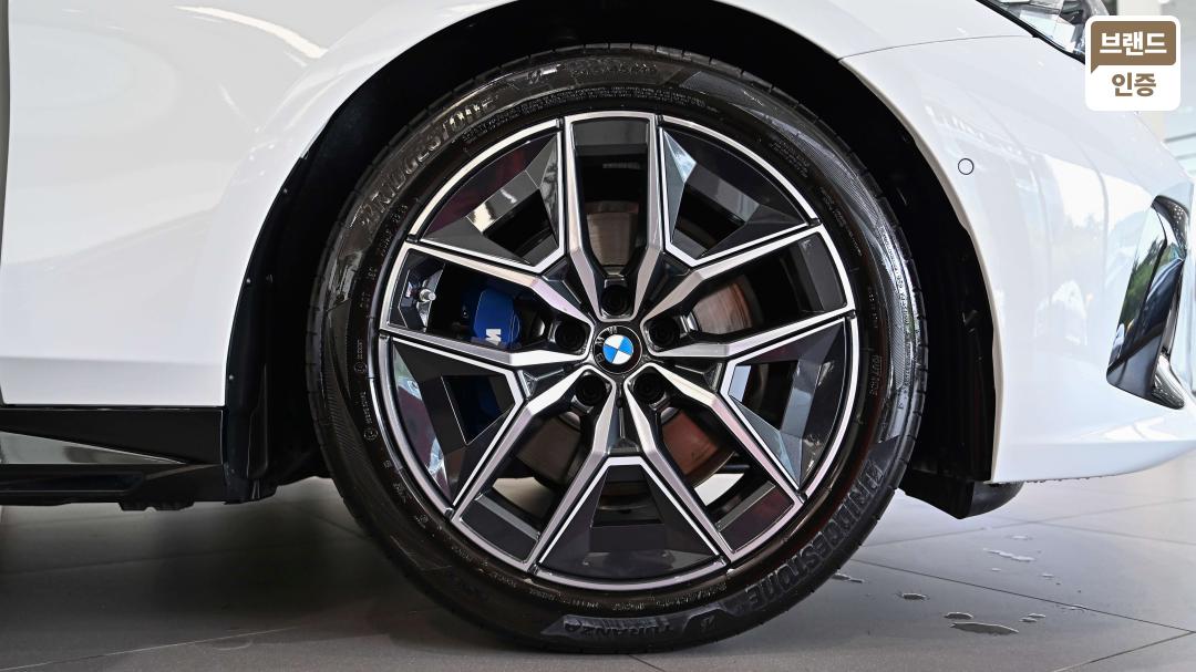 BMW 5 Series G60 Diesel 2WD 523d M Sport 6