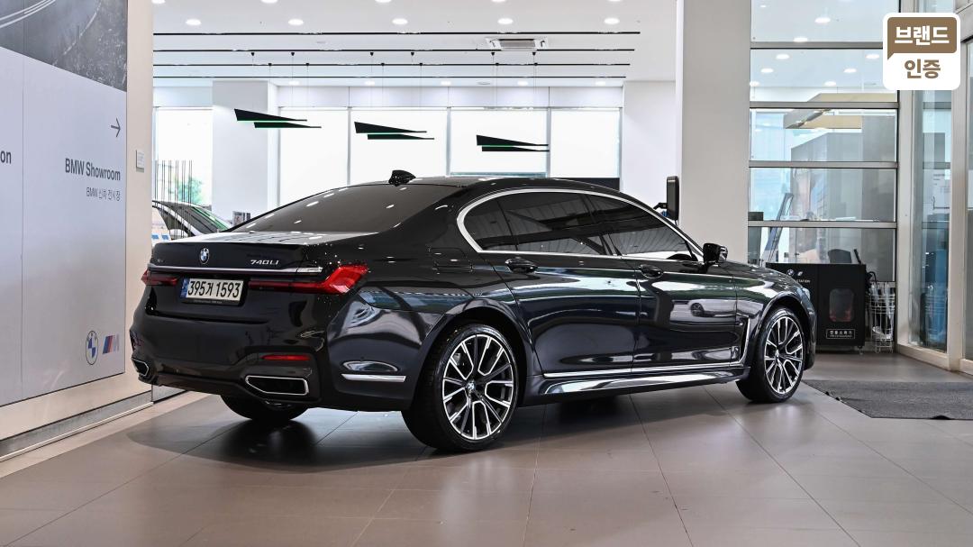 BMW 7 Series G11 F/ L Gasoline 4WD 740Li xDrive M Sport — фото 2