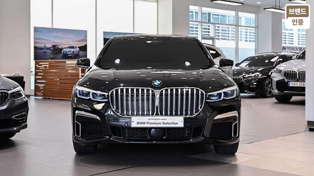 BMW 7 Series G11 F/ L Gasoline 4WD 740Li xDrive M Sport — фото 3