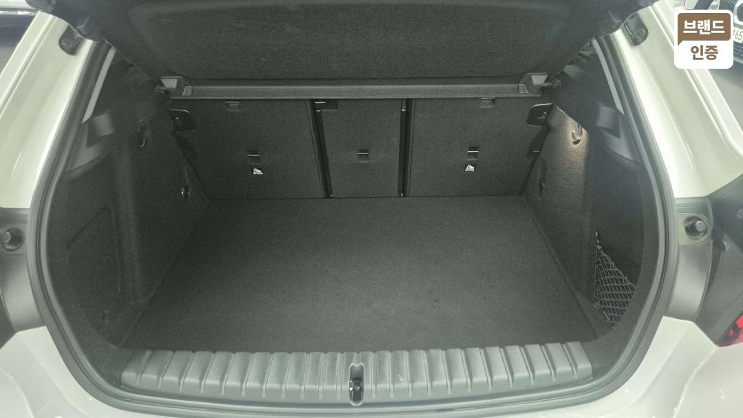 BMW 1 Series F40 Gasoline 2WD 120i Sport 10