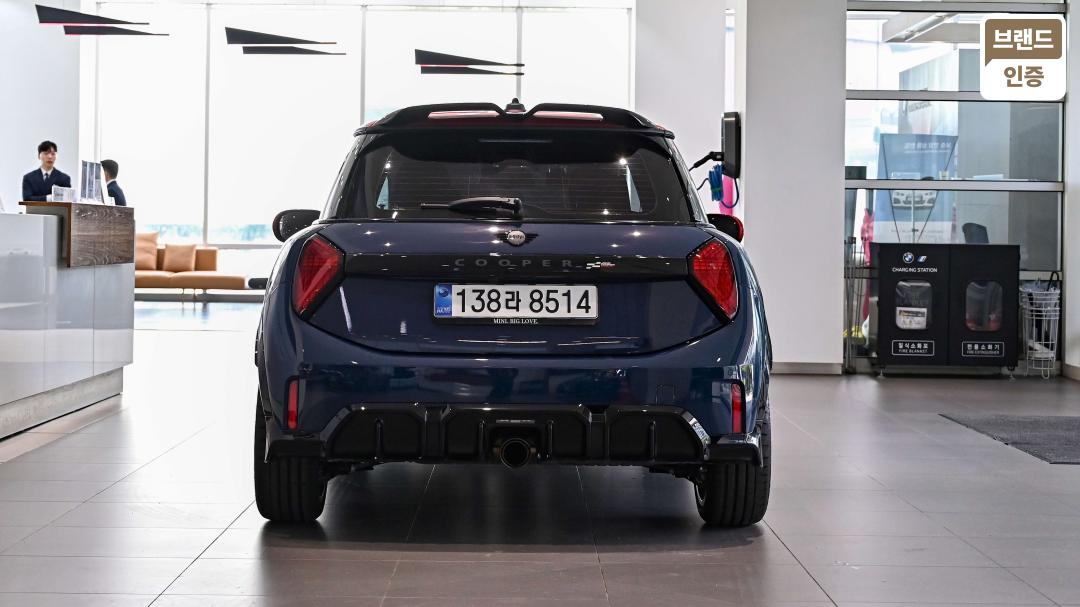 Mini Cooper 3 Duo Gasoline 2.0 JCW — фото 3