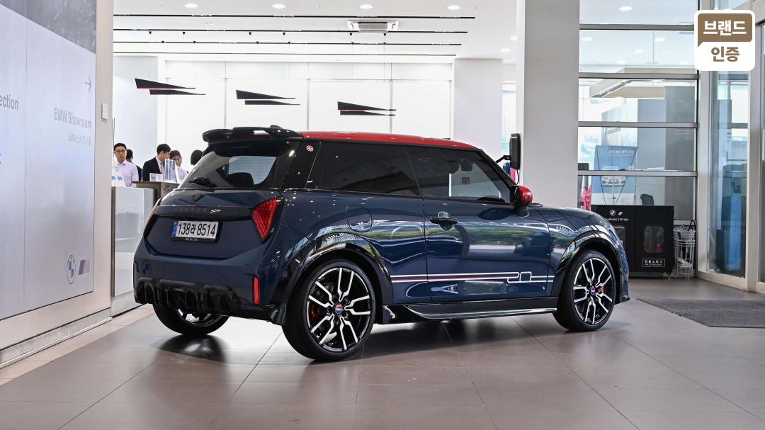 Mini Cooper 3 Duo Gasoline 2.0 JCW — фото 4