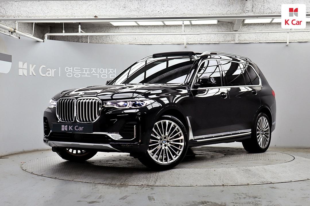 BMW X7 - фото 1