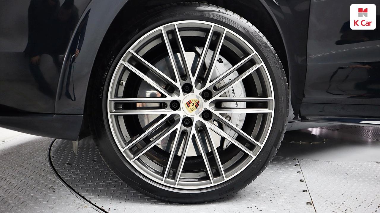 PORSCHE Cayenne (3rd Generation) 4.0 V8