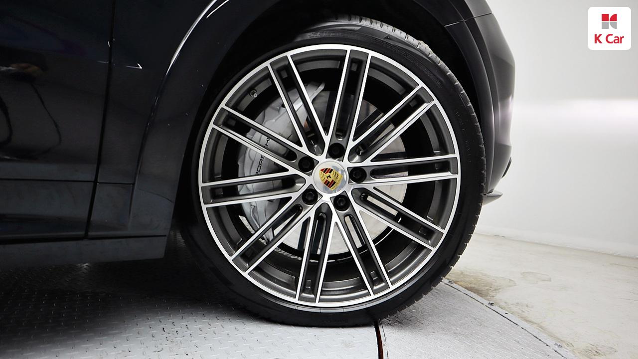 PORSCHE Cayenne (3rd Generation) 4.0 V8