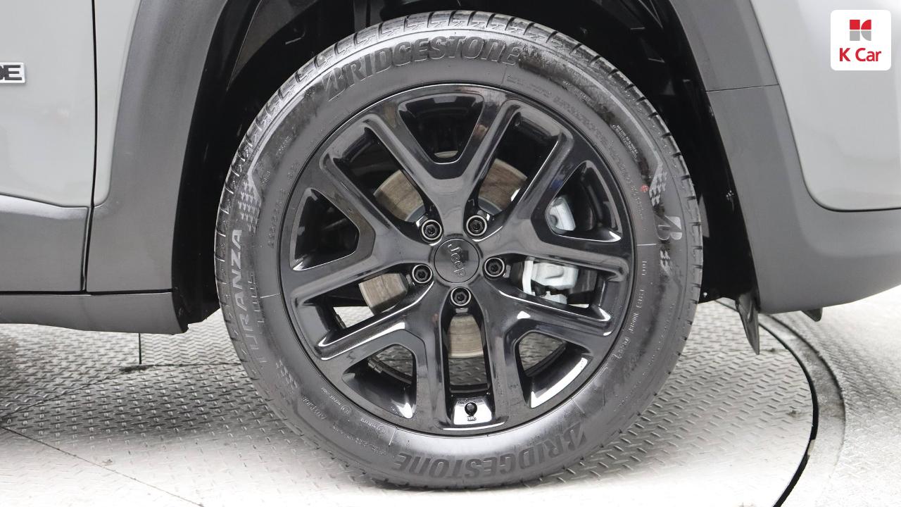 Jeep Renegade 1.3 Limited 8