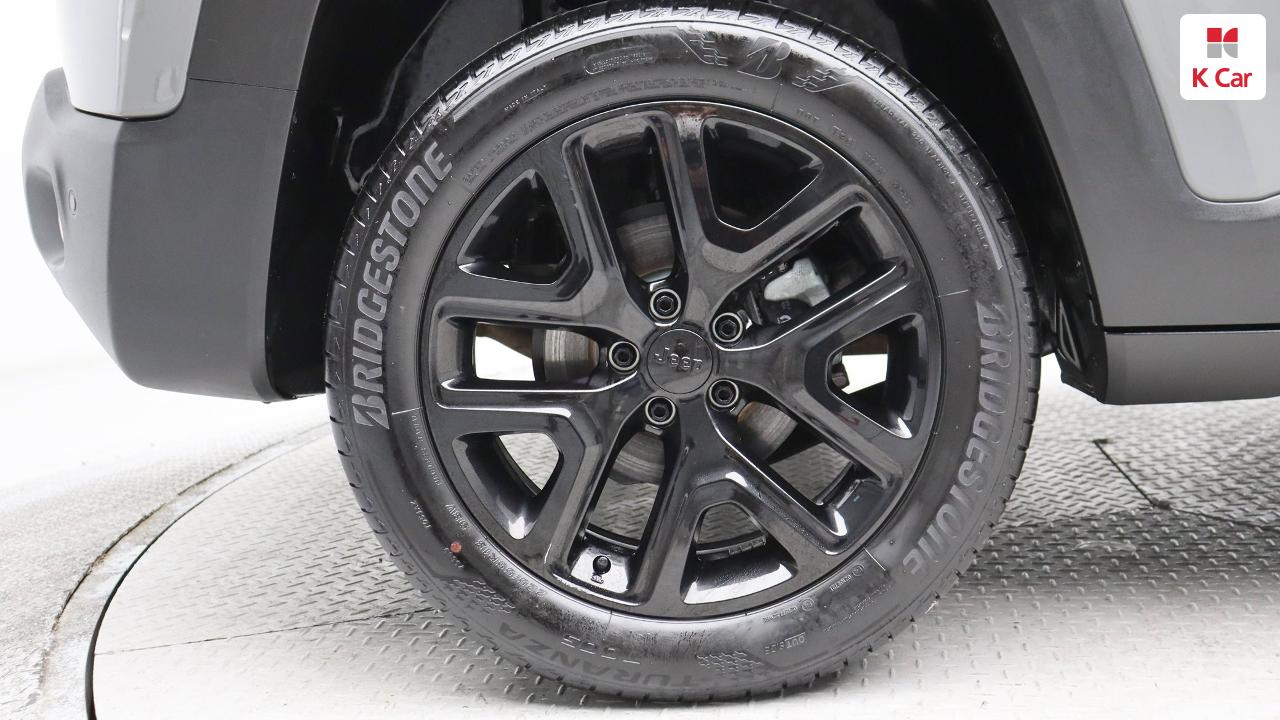 Jeep Renegade 1.3 Limited 9