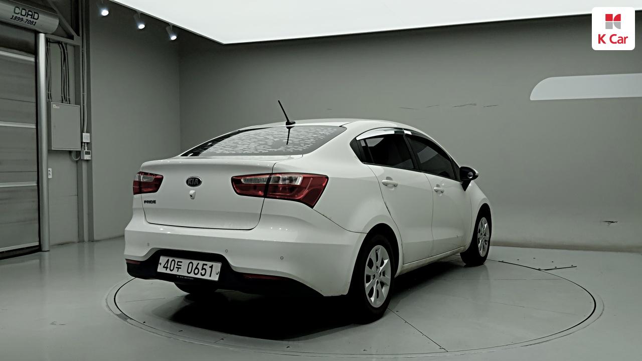 기아 더 뉴 프라이드 4DR 1.4 MPI 트렌디