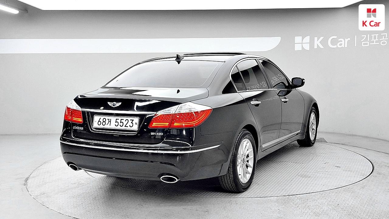 HYUNDAI Genesis BH 330