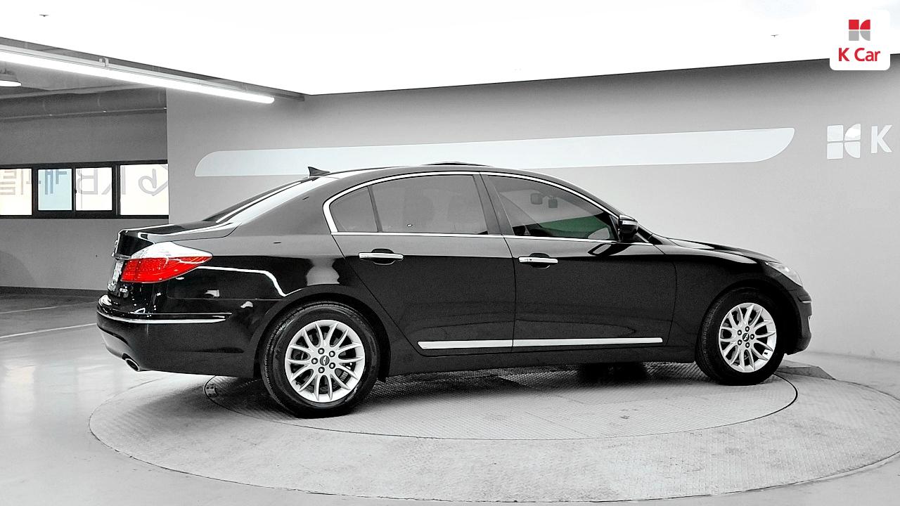 HYUNDAI Genesis BH 330