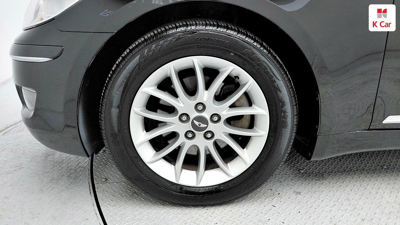 HYUNDAI Genesis BH 330