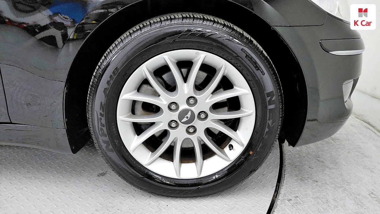 HYUNDAI Genesis BH 330