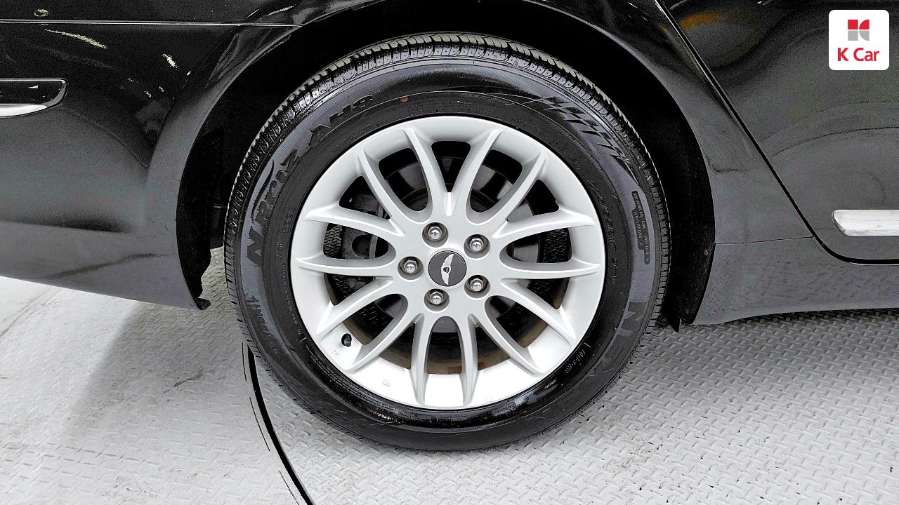 HYUNDAI Genesis BH 330