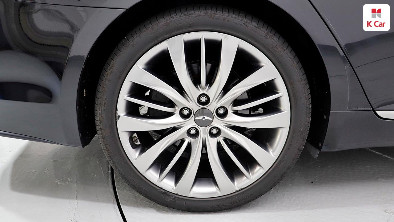 HYUNDAI Genesis DH G330