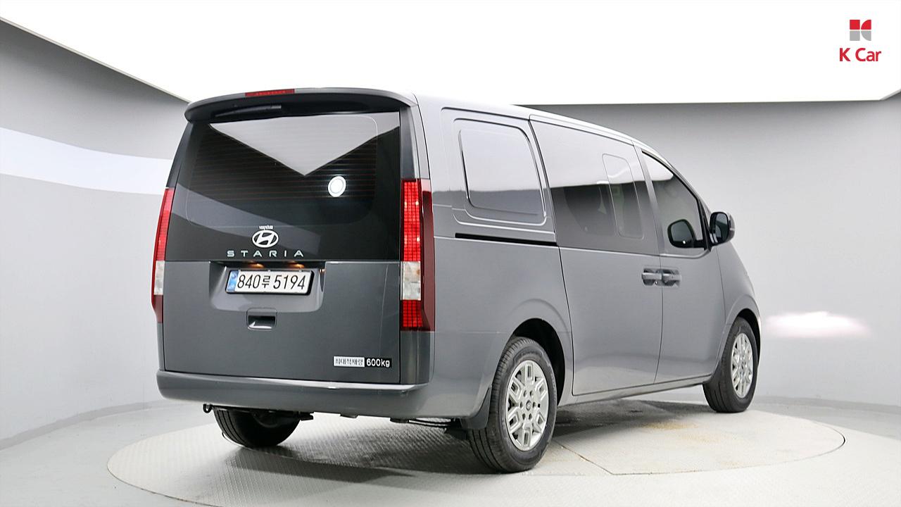 HYUNDAI Staria 3.5 LPG Cargo 5-Seater