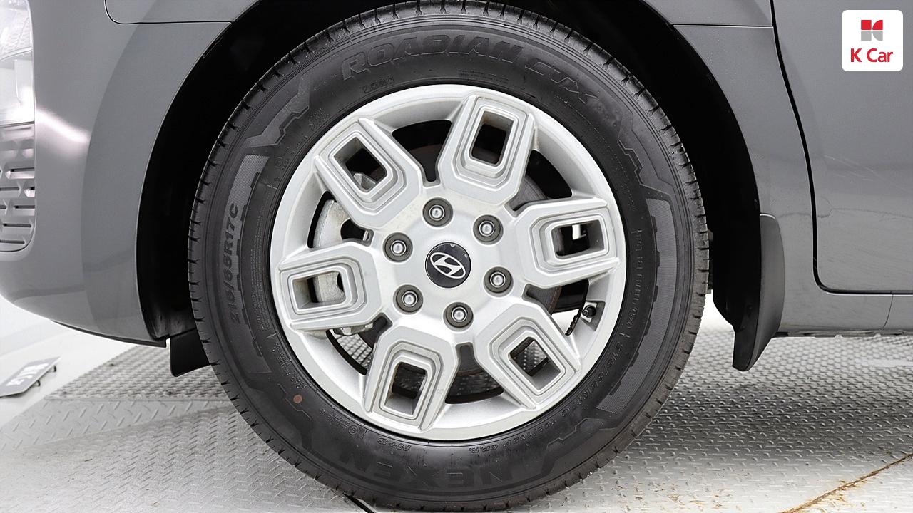 HYUNDAI Staria 3.5 LPG Cargo 5-Seater