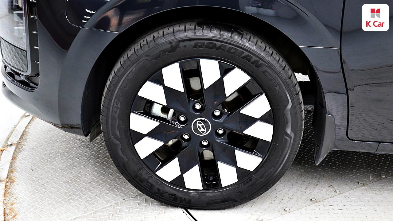 HYUNDAI Staria Hybrid 1.6 HEV Lounge 9Seater