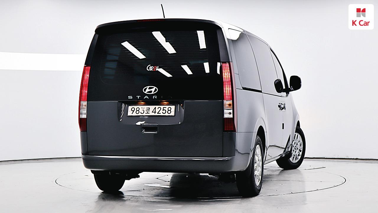 HYUNDAI Staria 3.5 LPG Cargo 5-Seater