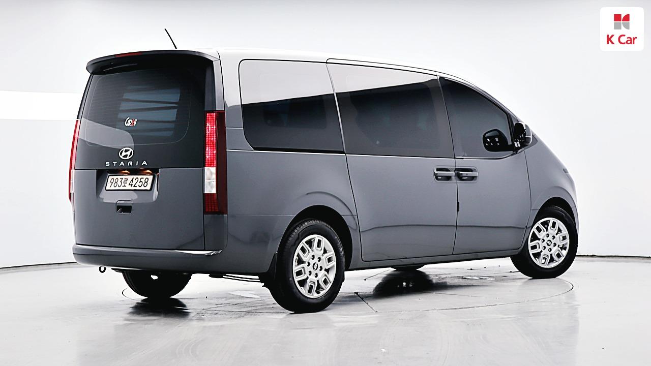 HYUNDAI Staria 3.5 LPG Cargo 5-Seater
