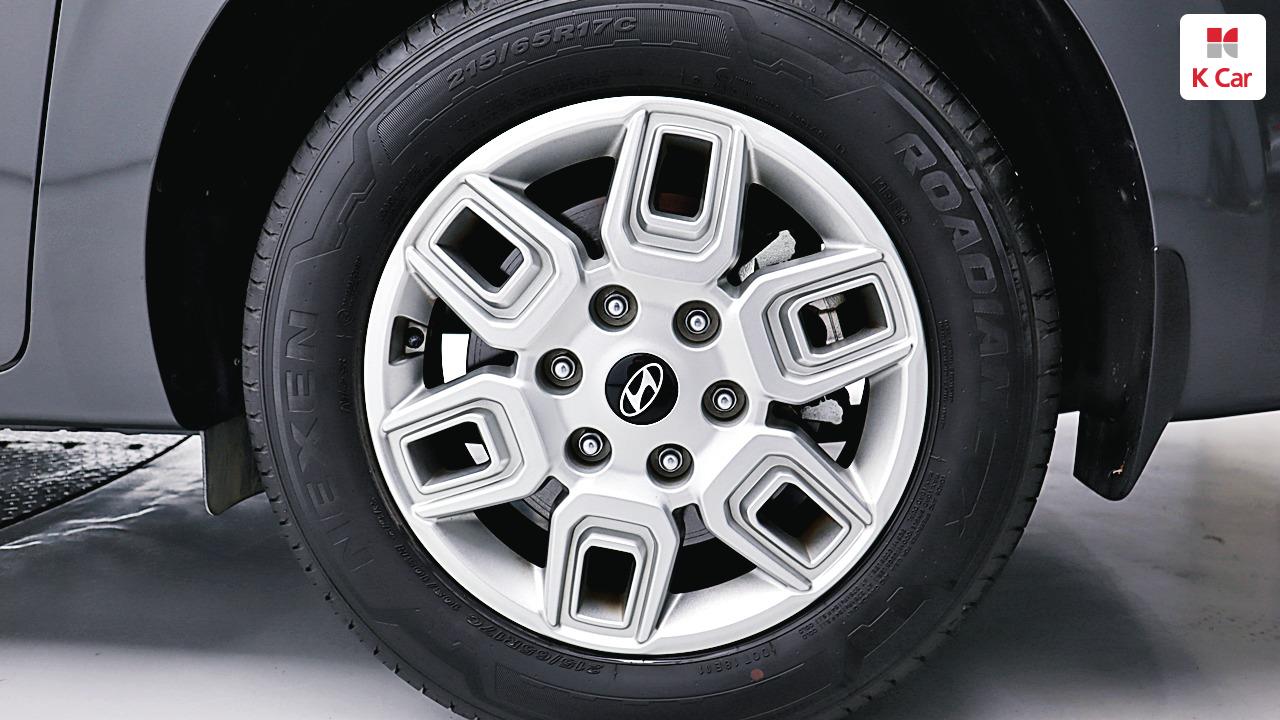 HYUNDAI Staria 3.5 LPG Cargo 5-Seater