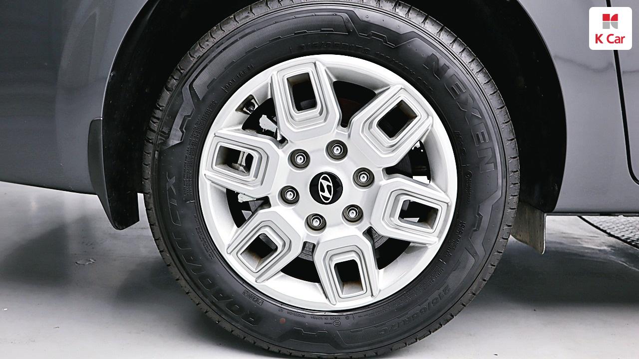 HYUNDAI Staria 3.5 LPG Cargo 5-Seater