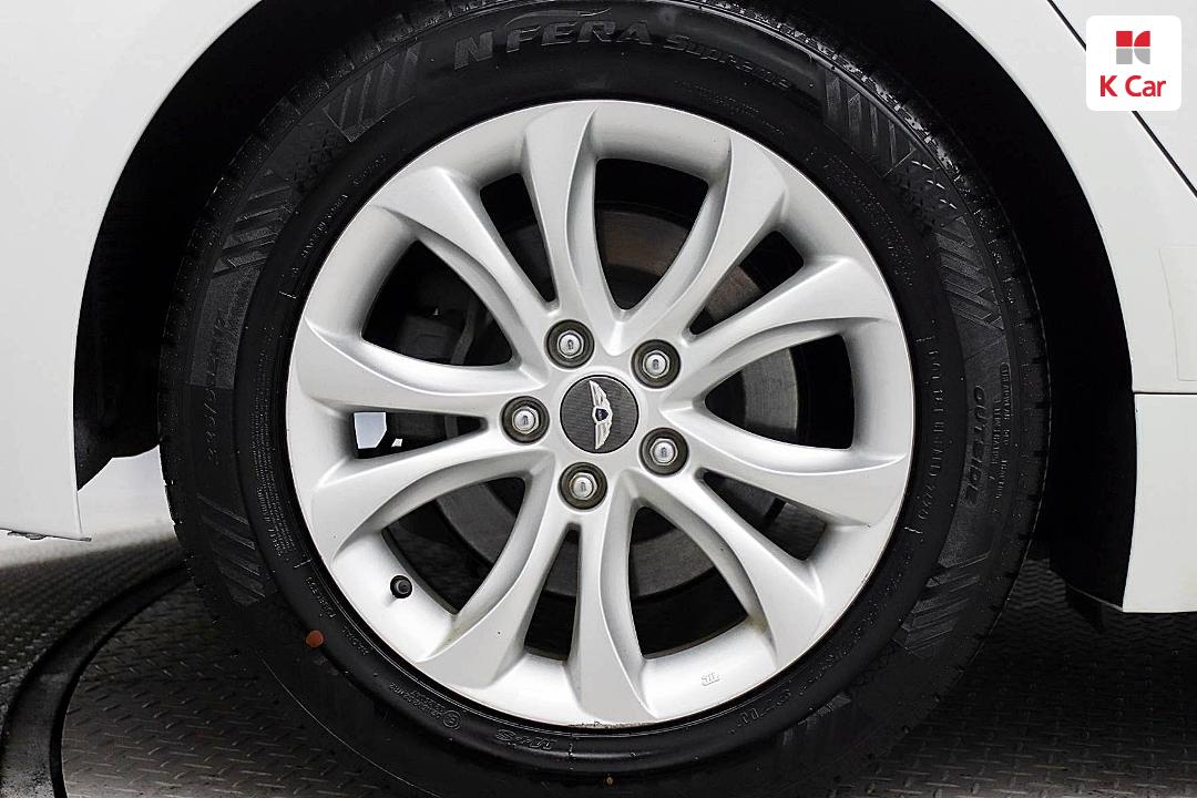 Hyundai Genesis BH330 Modern Base Type 9