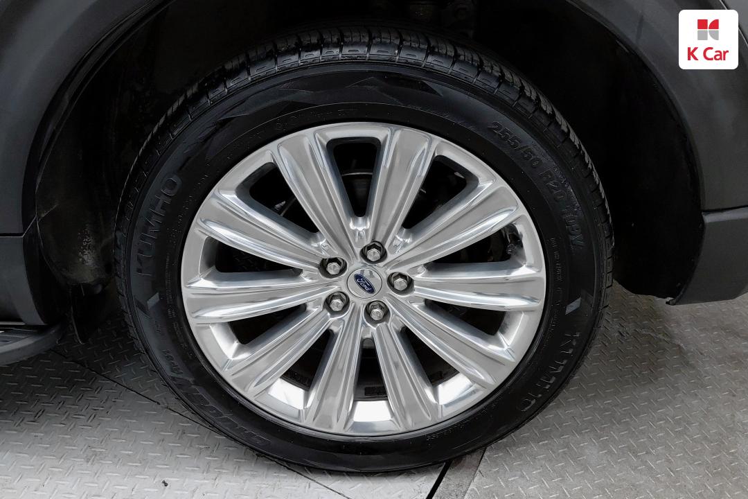 Ford Explorer Gasoline 4WD 2.3 Limited 7