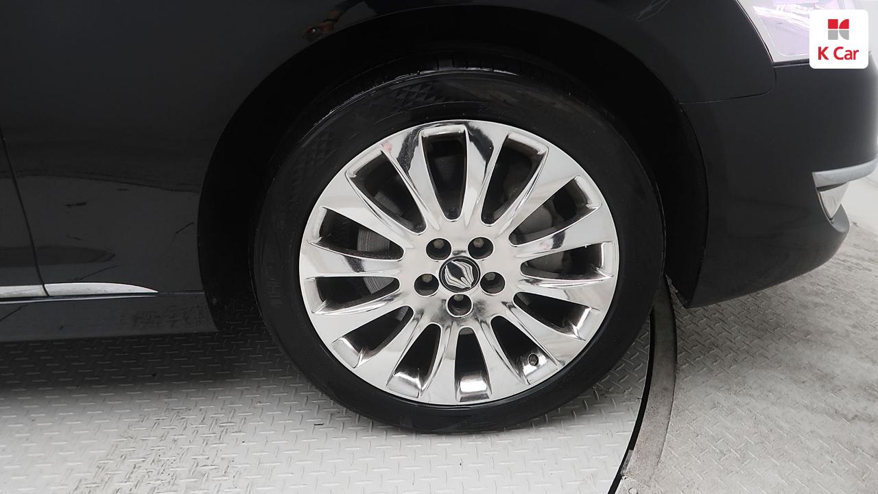 KG MOBILITY(SSANGYONG) New Chairman W CW600 4TRONIC