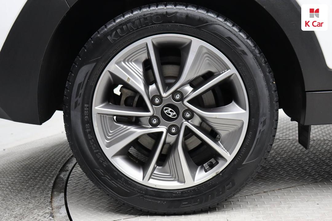 Hyundai Tucson Diesel 1.7 2WD Premium 9