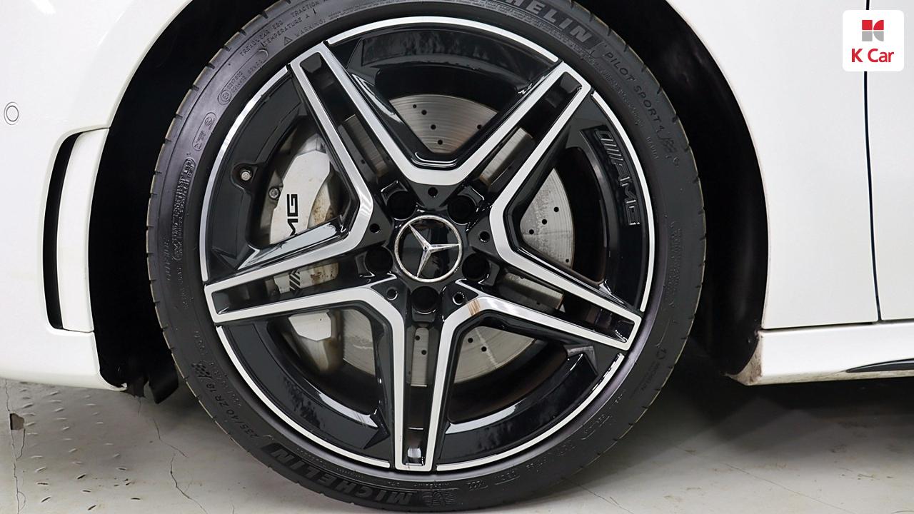 벤츠 A-클래스 W177 가솔린 4WD A35 AMG 4MATIC 세단