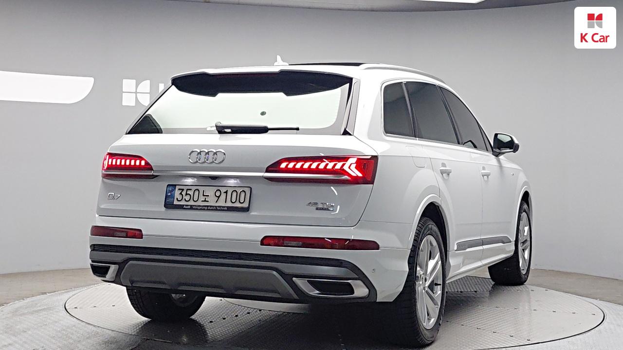 Audi Q7 45 TDI quattro Premium — 4
