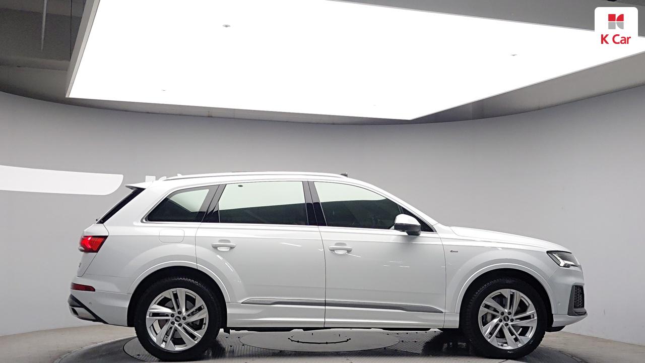Audi Q7 45 TDI quattro Premium — 6