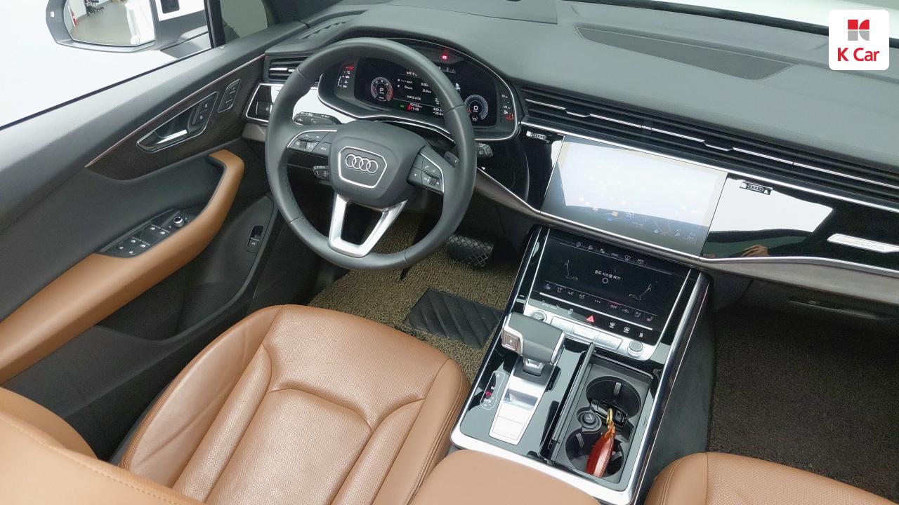 Audi Q7 45 TDI quattro Premium — 8
