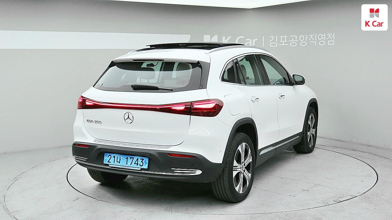 Mercedes-Benz EQA H243 250 — 4