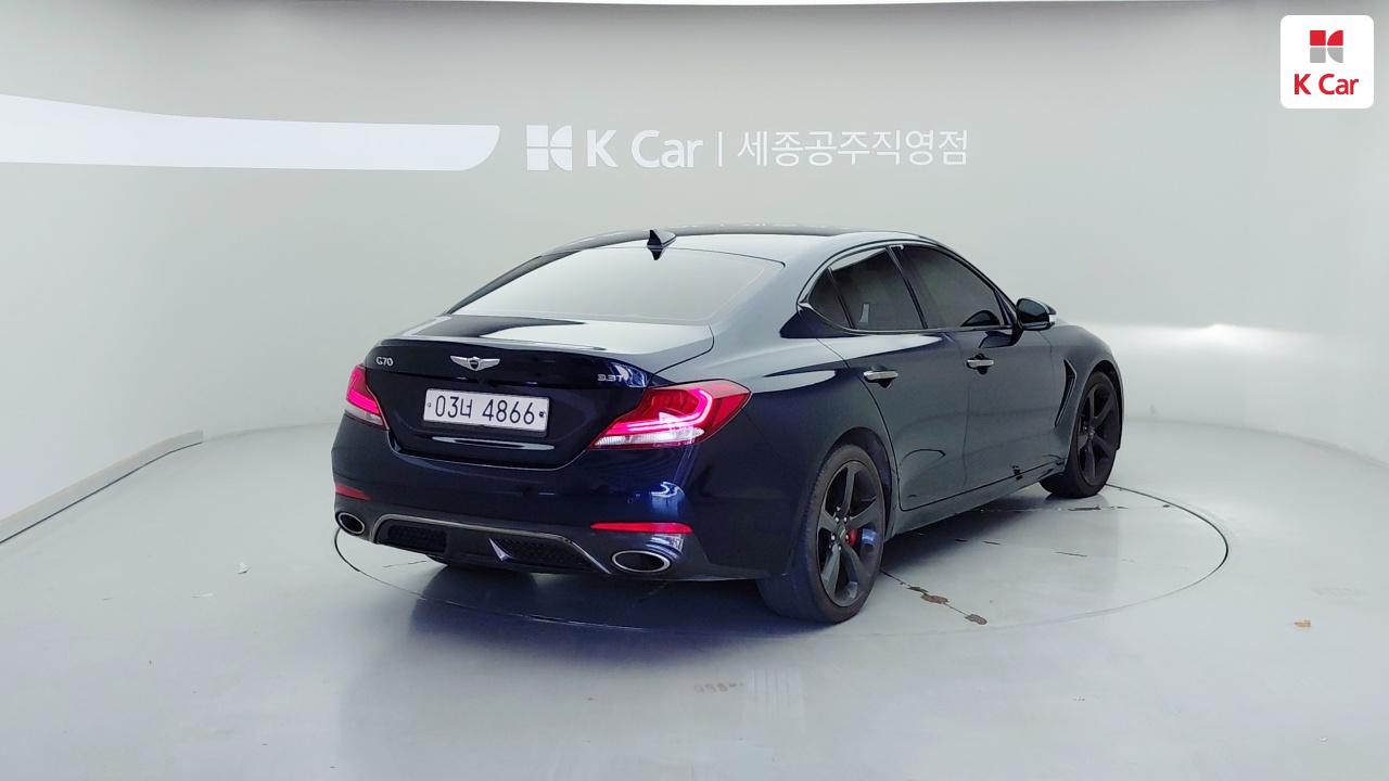Genesis G70 2.0T Sport Package 2018 — фото 2