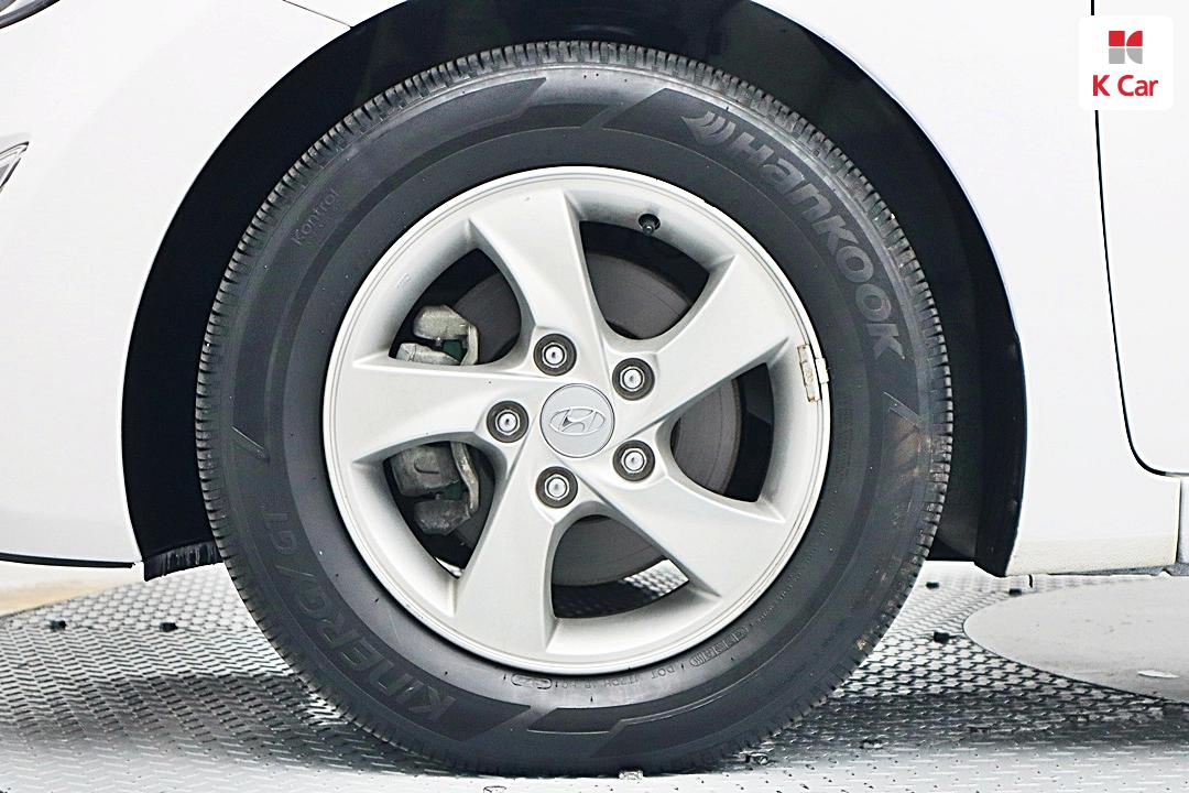 Hyundai Avante 1.6 GDi Smart Base Type 6